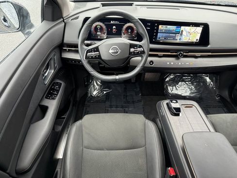 Used 2024 Nissan Ariya AWD image 17