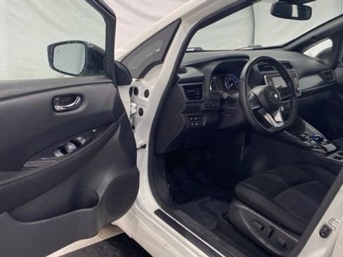 Used 2022 Nissan Leaf SV Plus image 11