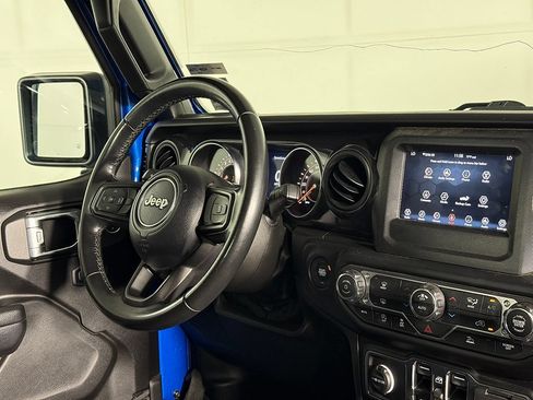 Used 2022 Jeep Gladiator Sport AWD/4WD image 23