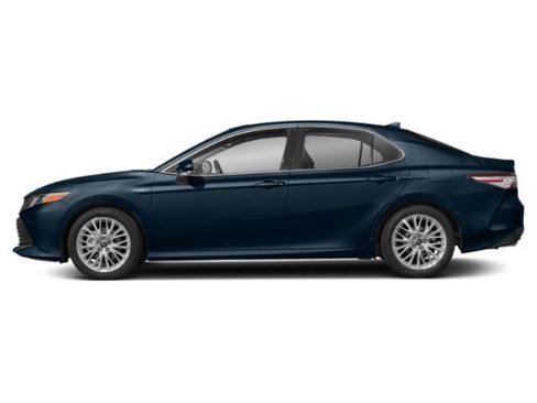 Used 2018 Toyota Camry XLE FWD image 3