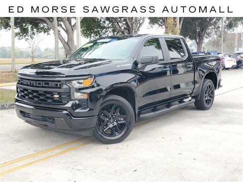 Used 2025 Chevrolet Silverado 1500 Custom image 1