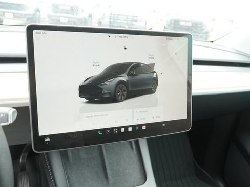 Used 2024 Tesla Model Y Long Range AWD/4WD image 22
