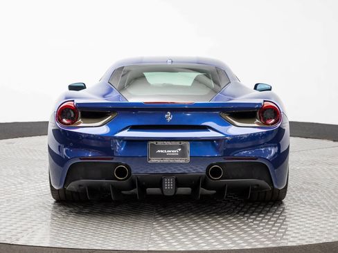 Used 2018 Ferrari 488 GTB image 5