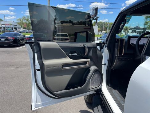 Used 2025 GMC Hummer EV 2X AWD/4WD image 35