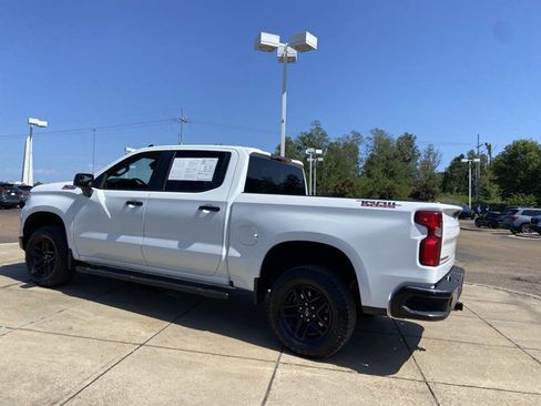 Used 2023 Chevrolet Silverado 1500 LT Trail Boss w/ Protection Package AWD/4WD image 8