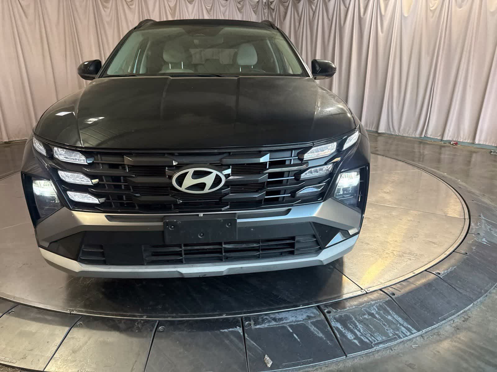 Used 2025 Hyundai Tucson SEL FWD image 2