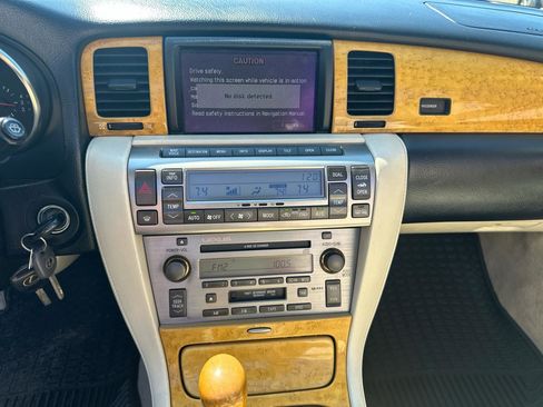 Used 2002 Lexus SC 430 Convertible image 21