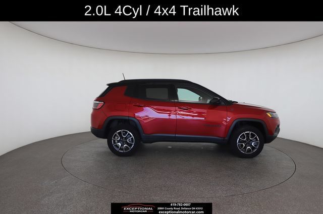 Used 2025 Jeep Compass Trailhawk AWD/4WD image 23
