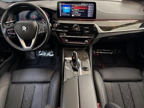 Used 2023 BMW 530i w/ Convenience Package RWD image 16