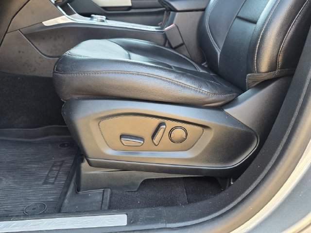Certified 2024 Ford Explorer Limited w/ Limited Technology Package RWD image 15