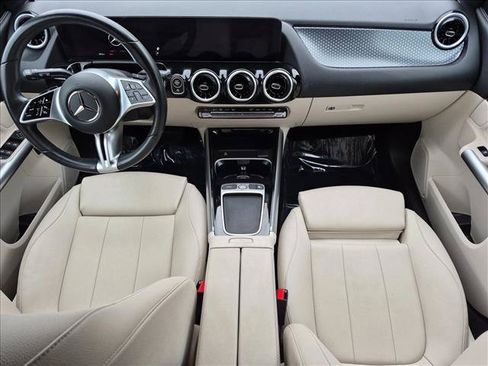 Used 2025 Mercedes-Benz GLA 250 4MATIC image 17