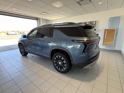 Used 2025 Chevrolet Traverse LT w/ Sun and Wheel Package