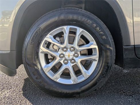 Used 2018 Chevrolet Traverse LT image 13
