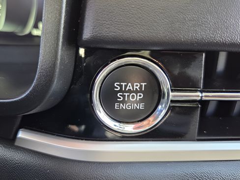 Used 2024 Mitsubishi Outlander SE FWD image 23