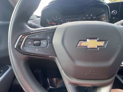 Used 2026 Chevrolet Trax LS FWD image 30