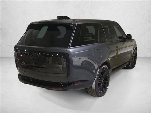 Used 2025 Land Rover Range Rover SE AWD/4WD image 5
