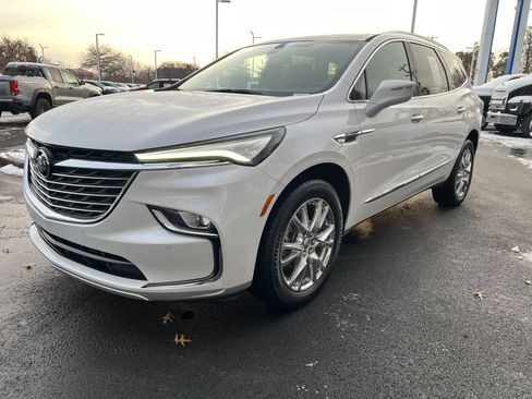 Certified 2023 Buick Enclave Essence w/ Experience Buick Package image 5