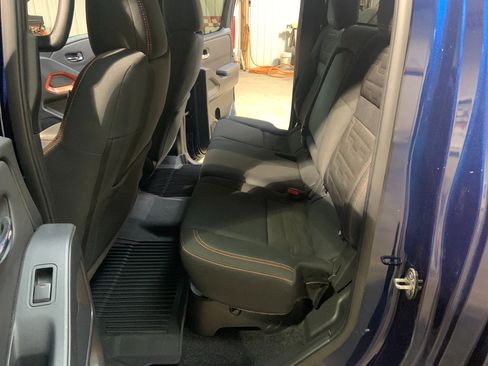 Used 2022 Nissan Frontier PRO-4X w/ Technology Package image 12