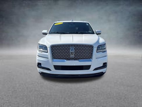 Used 2023 Lincoln Navigator Reserve AWD/4WD image 2