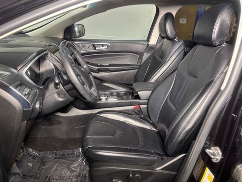 Used 2019 Ford Edge Titanium image 24