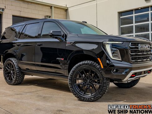 Used 2025 GMC Yukon AT4 w/ AT4 Premium Package image 1