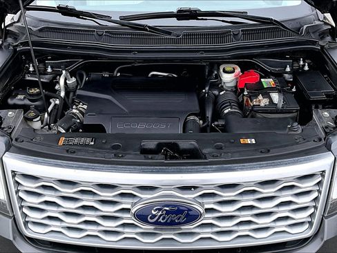 Used 2017 Ford Explorer Platinum image 33