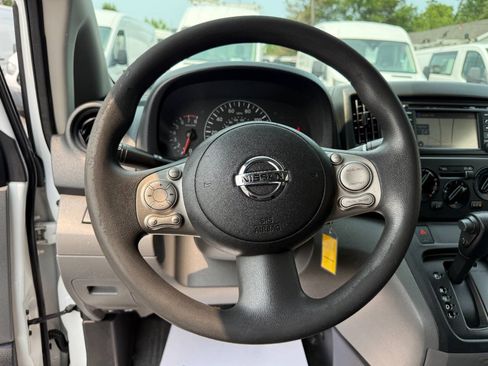 Used 2017 Nissan NV200 SV w/ Technology Package FWD image 6