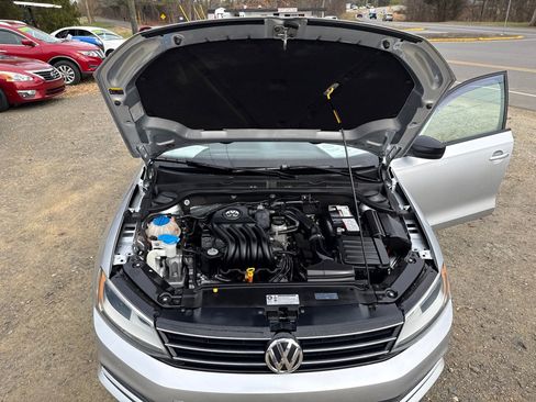 Used 2015 Volkswagen Jetta S image 14
