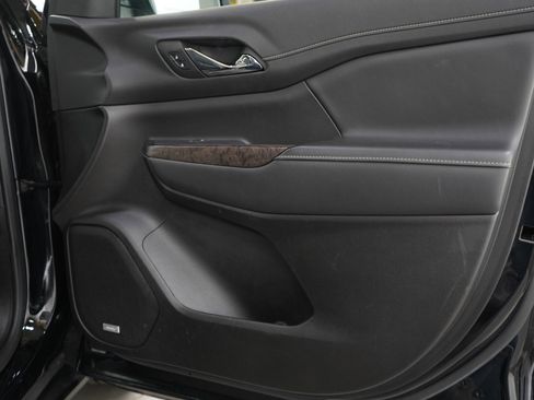 Used 2022 GMC Acadia Denali w/ Denali Ultimate Package image 11