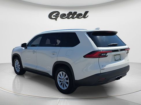 Certified 2024 Toyota Grand Highlander XLE FWD image 7