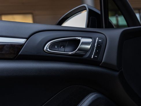 Certified 2018 Porsche Cayenne image 20