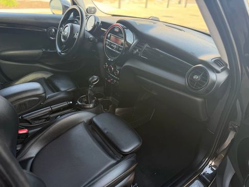 Used 2016 MINI Cooper 4-Door Hardtop image 11