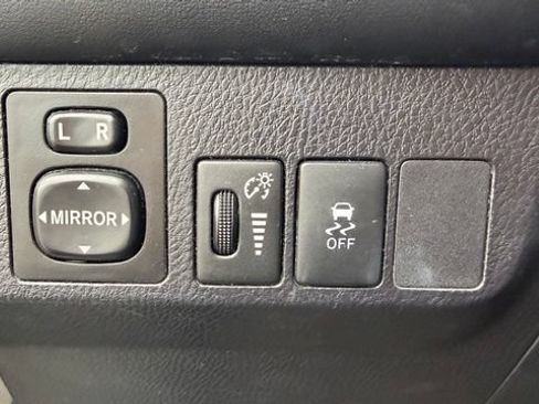 Used 2014 Toyota RAV4 XLE AWD/4WD image 10