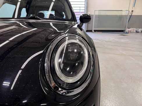 Used 2022 MINI Cooper 4-Door Hardtop w/ Storage Package image 9