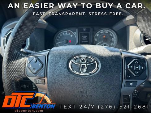 Used 2018 Toyota Tacoma TRD Sport AWD/4WD image 11
