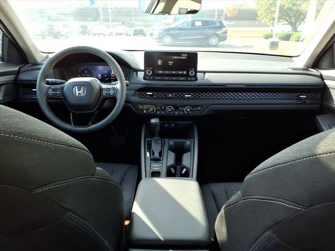 Used 2023 Honda Accord EX image 8