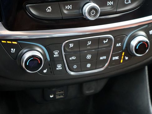 Used 2021 Chevrolet Traverse High Country FWD image 24