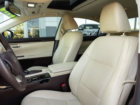 Used 2018 Lexus ES 350 w/ Premier Package FWD image 11