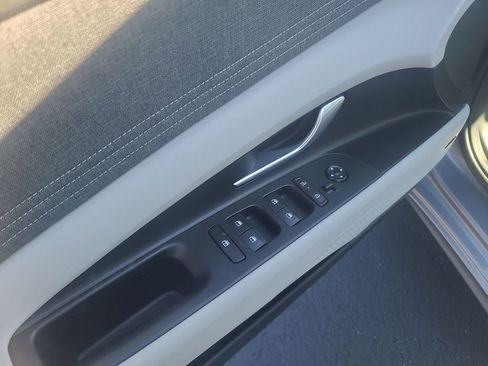 New 2026 Hyundai Elantra Limited FWD image 19
