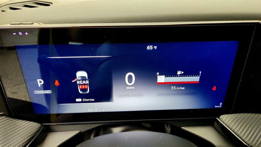 Used 2025 Nissan Kicks SR FWD image 12