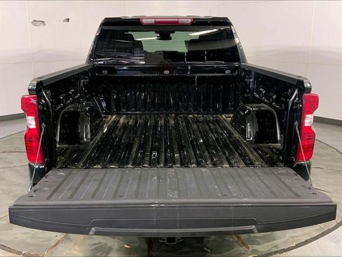 Used 2023 Chevrolet Silverado 1500 LT AWD/4WD image 4