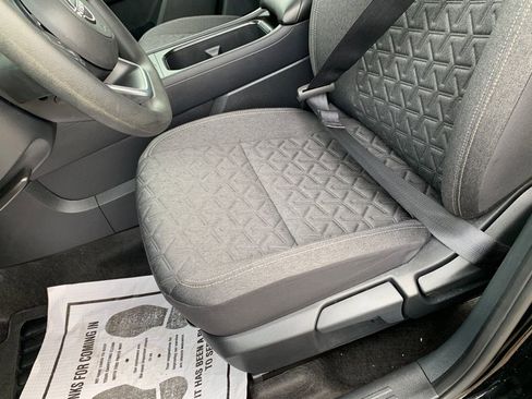 Used 2025 Nissan Kicks SV FWD image 19