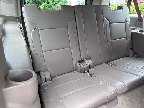 Used 2016 Chevrolet Suburban LT RWD image 25