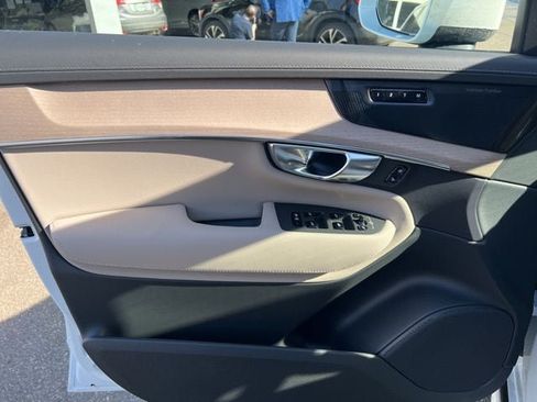 New 2026 Volvo XC90 T8 Plus w/ Protection Package Premier AWD/4WD image 23