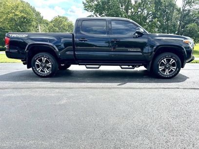 Used 2017 Toyota Tacoma TRD Sport w/ Tow Package
