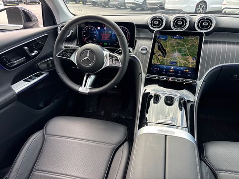 Used 2025 Mercedes-Benz GLC 350e 4MATIC image 28