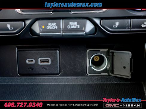 Used 2021 Chevrolet Tahoe Z71 w/ Luxury Package AWD/4WD image 29