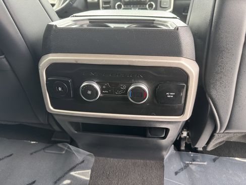 Used 2024 Ford Expedition Max XLT image 24