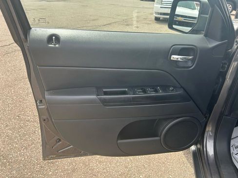 Used 2014 Jeep Patriot High Altitude FWD image 14