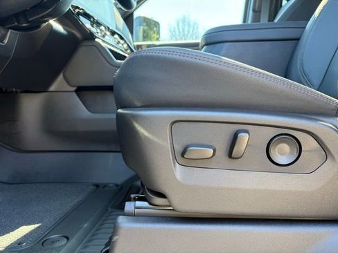 Used 2025 GMC Sierra 2500 AT4 w/ AT4 Premium Plus Package image 31